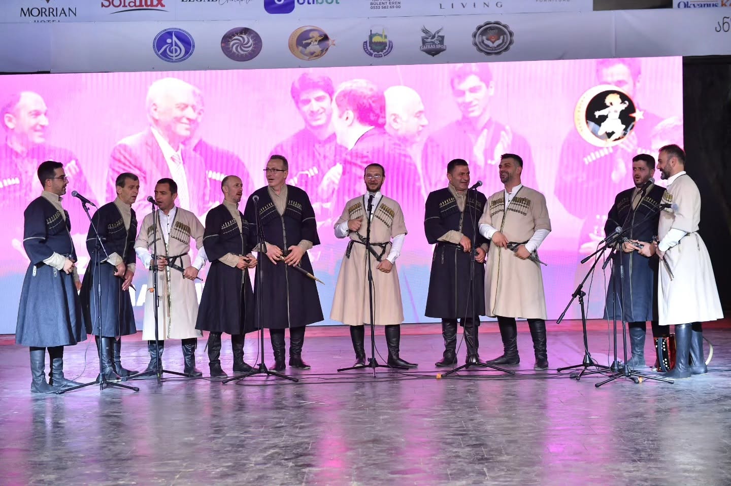 26. ULUSLARARASI CHVENEBUREBİ FESTİVALİMİZ 2'NCİ GÜNÜ Büyük Bir Coşku İle Kutlandı.